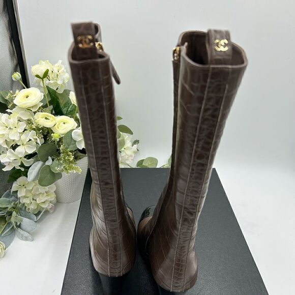 Women’s Chanel icon plain toe block, heel boot size 38.5 made in Italy. - Picture 9 of 11